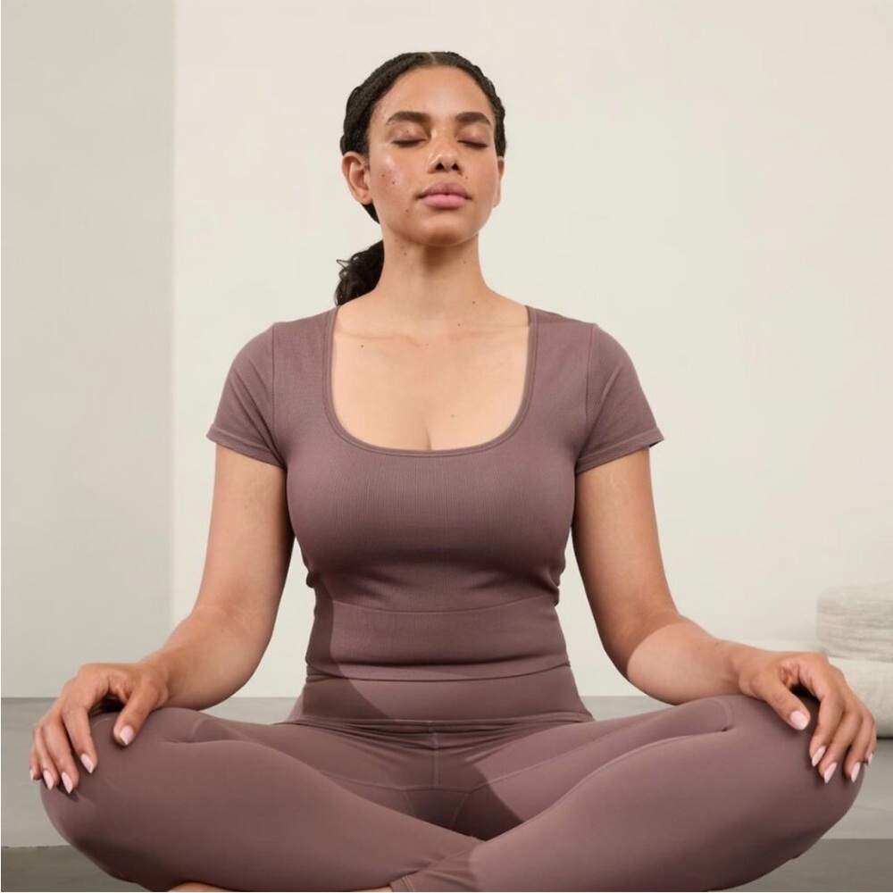 Athleta Aurora Seamless Crop Tee - Smokey Mauve - Size Large